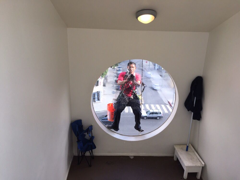 High-rise rope access